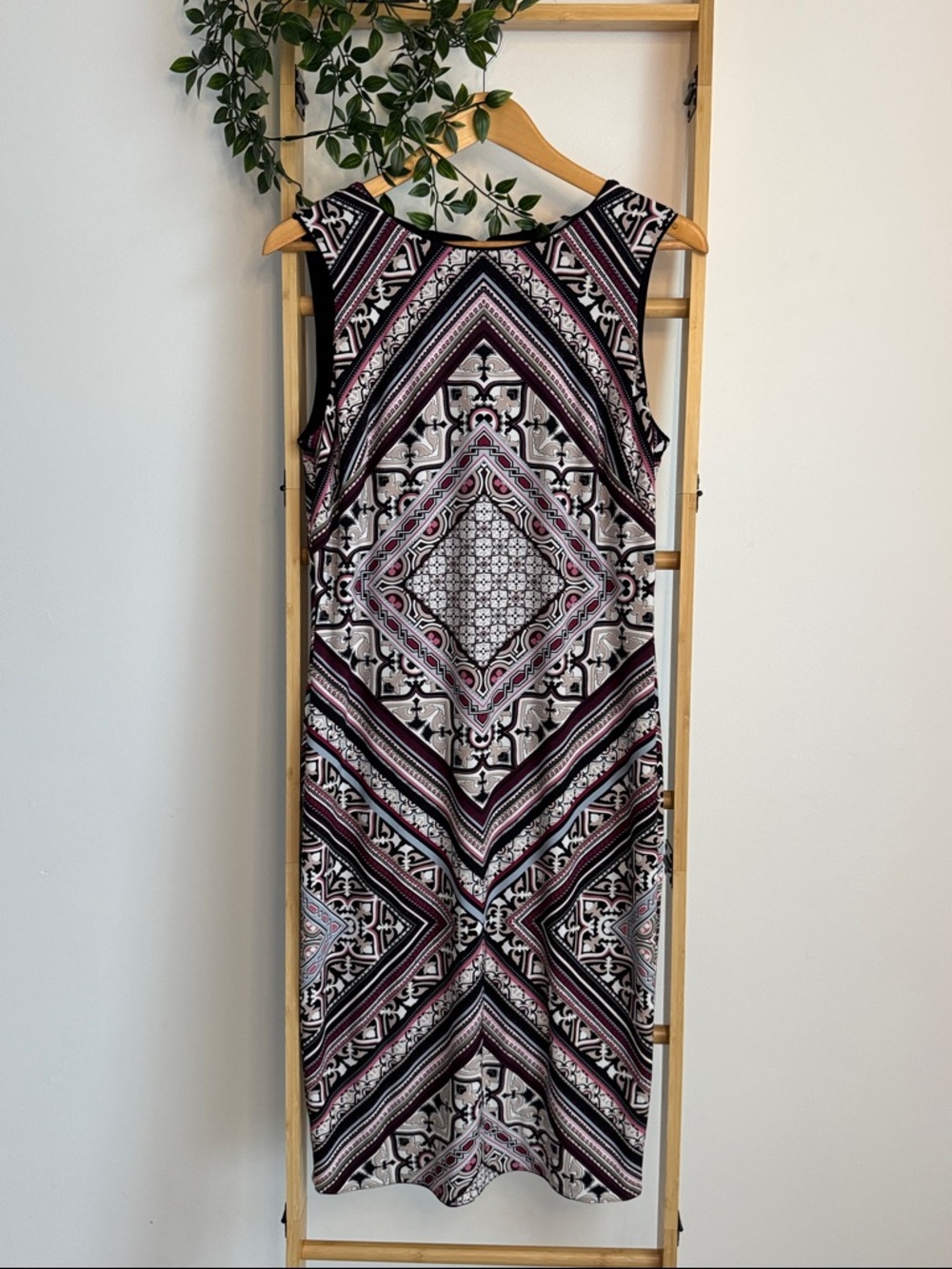 WHBM Black Geometric, Patten Reversible Stretch Knit Sheath Dress Size M